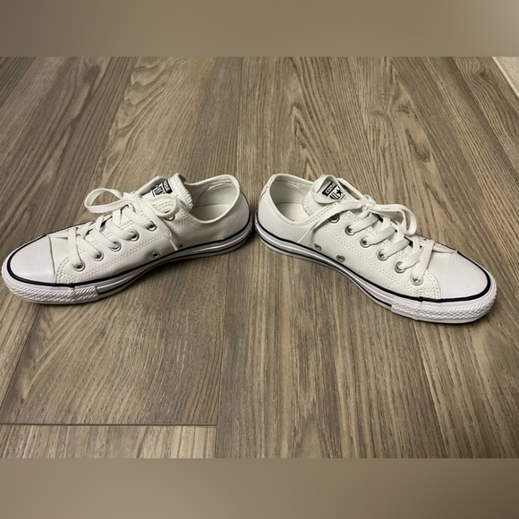 Converse White Leather Chuck Taylor All Star - Picture 3 of 5